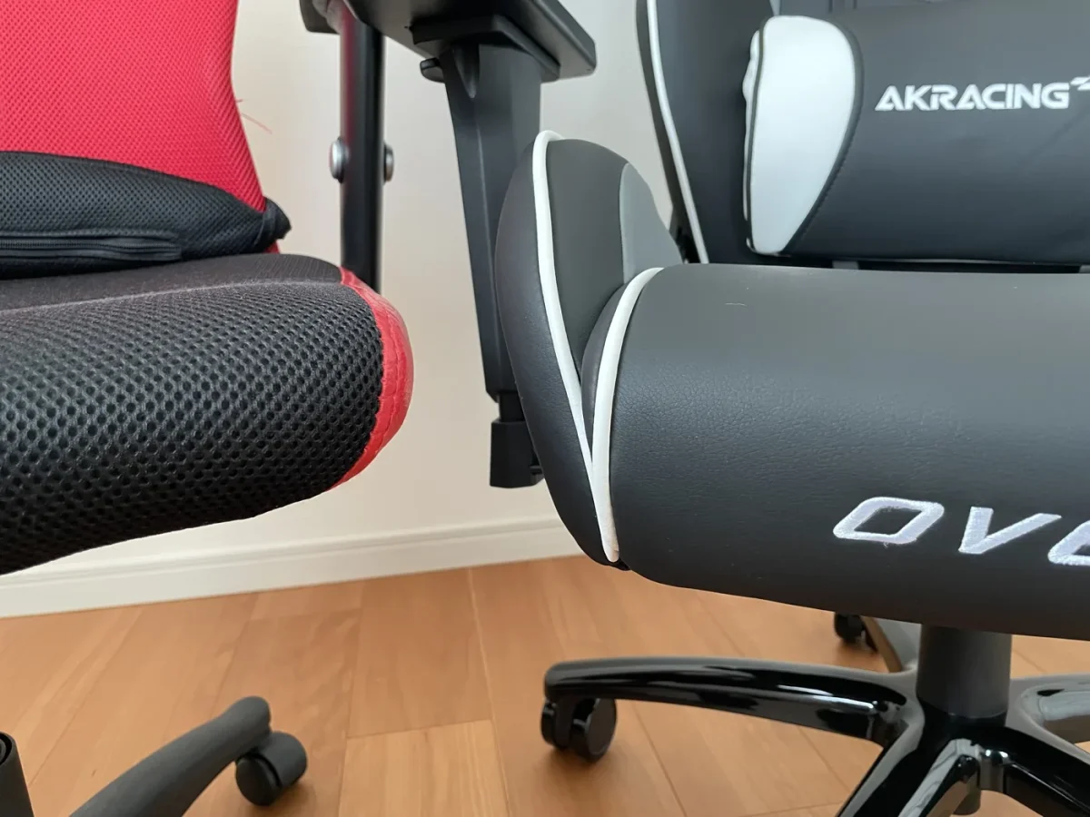 AKRacing Overtureと1万円のメッシュチェアの座面の厚み比較